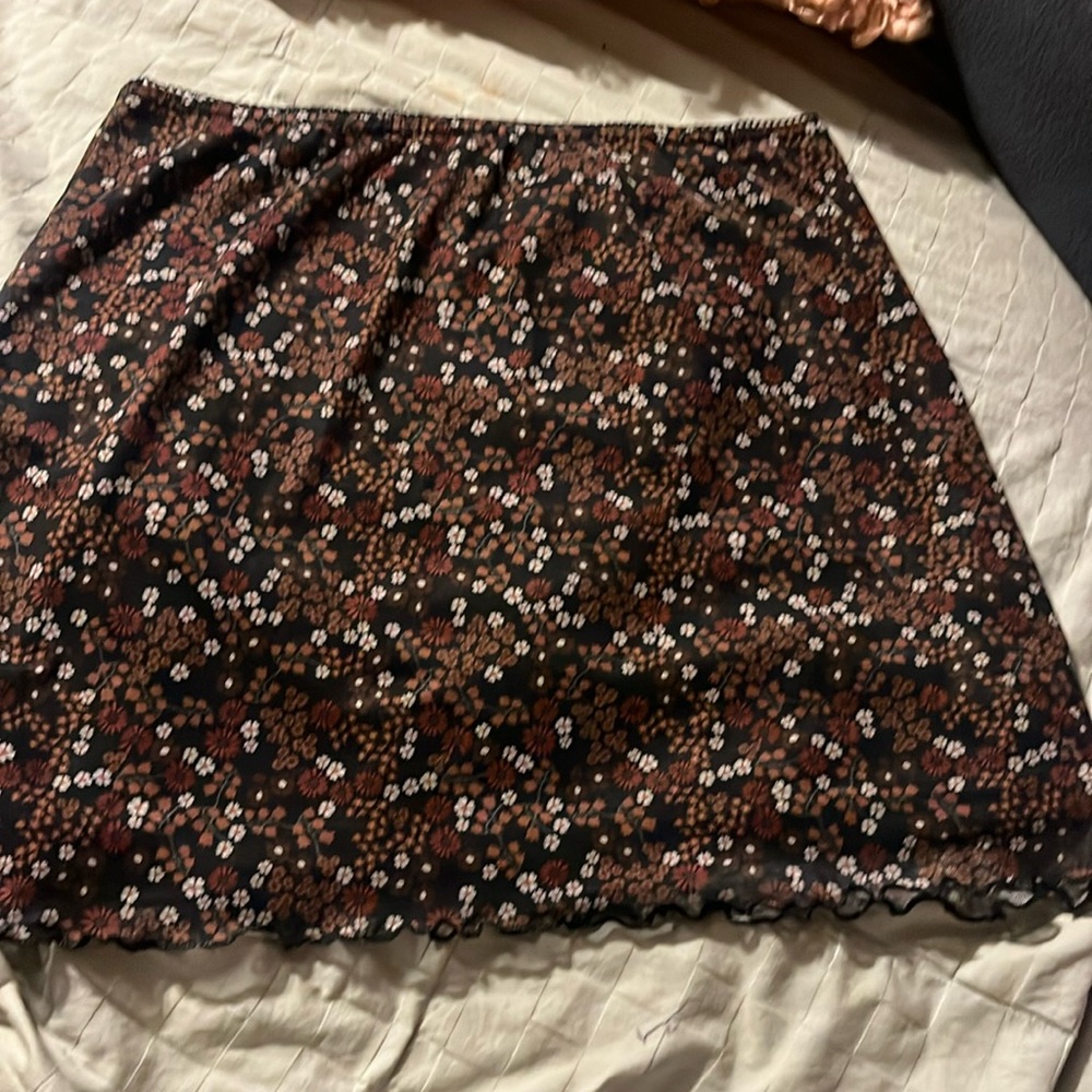 Large size no comment flowered skirt